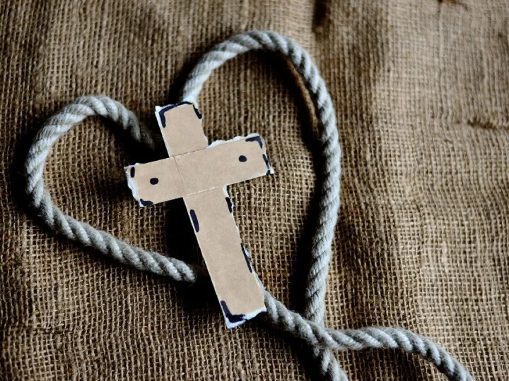 Cross-3983452_1280