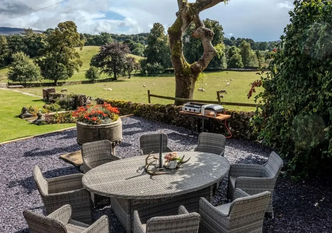 882868_location_patio