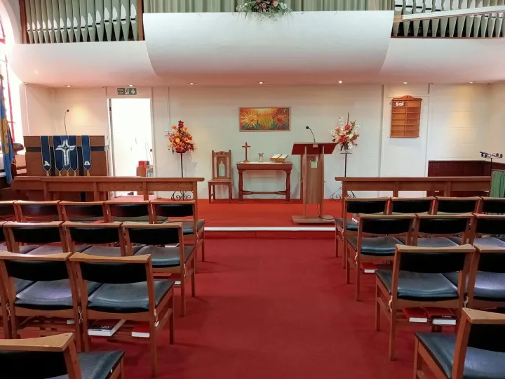Wombourne-Altar