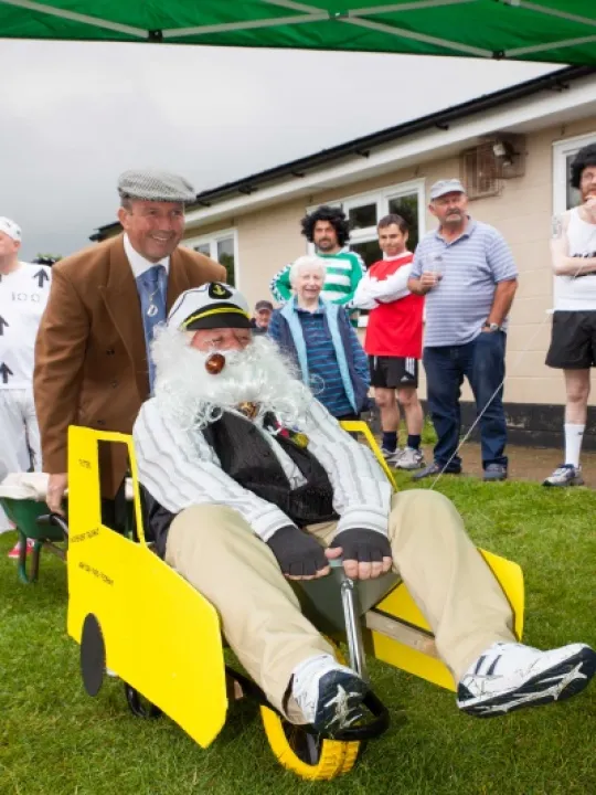 Wheelbarrow Race 02