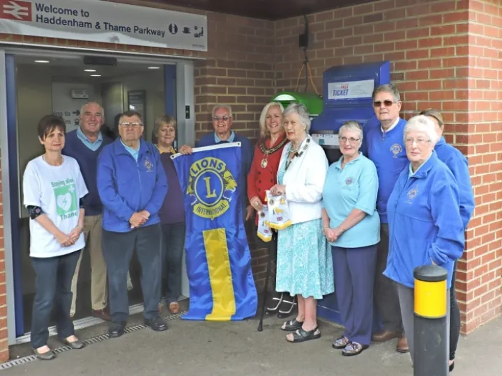 Defibrillator at H&T Parkway