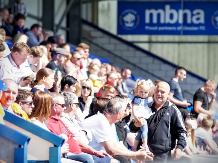 Crowd Basking in the Sunshire!