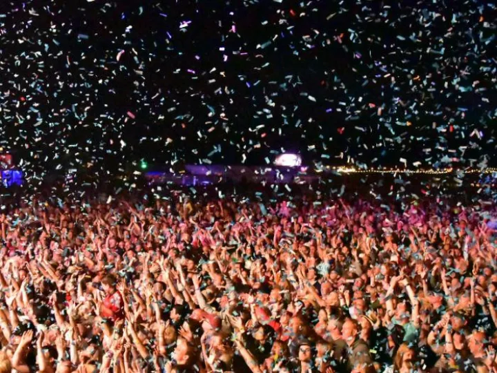 Kaiser Confetti Banner