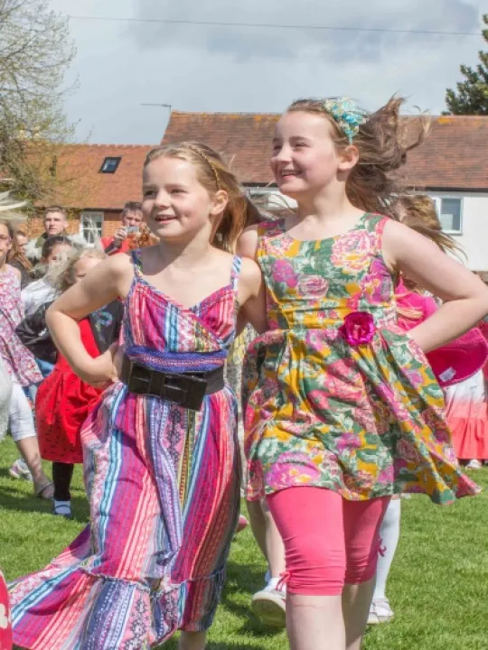 Maypole Dancing_02