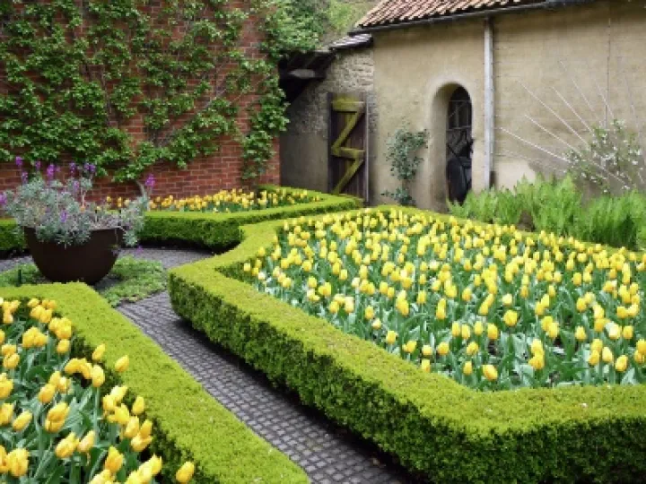 Turn End Gardens 02