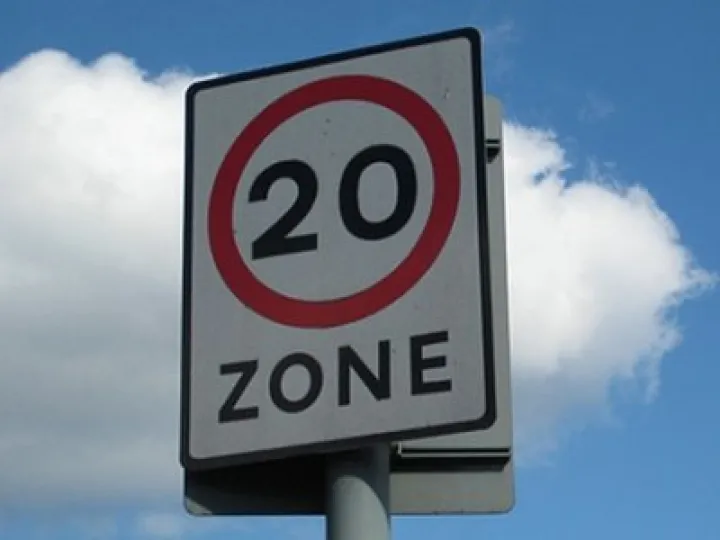 20mph sign 02