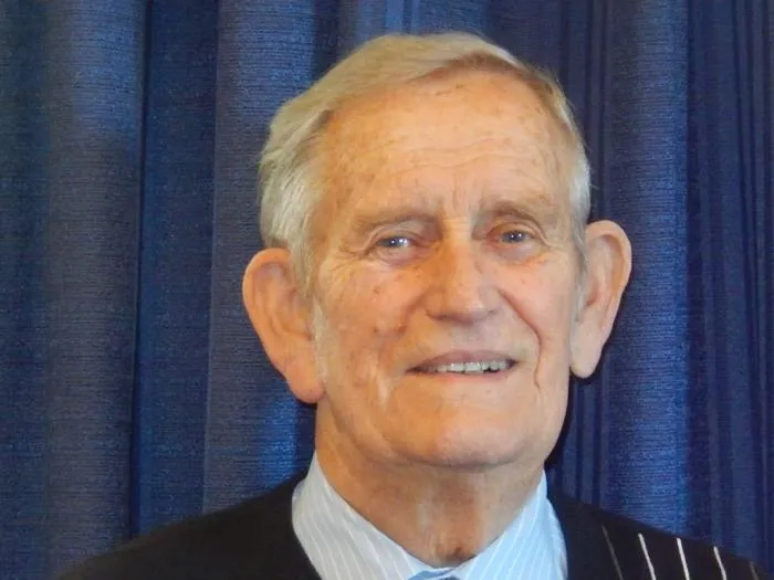 Dennis Bond