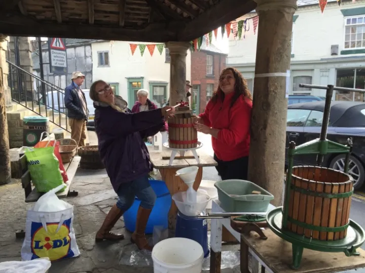 Apple Pressing 2106