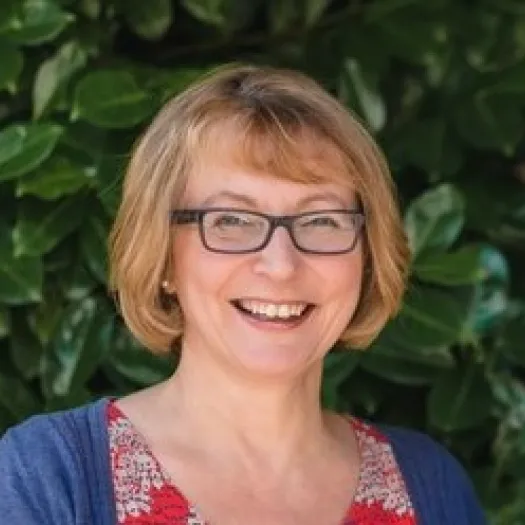 Carolyn Lawrence