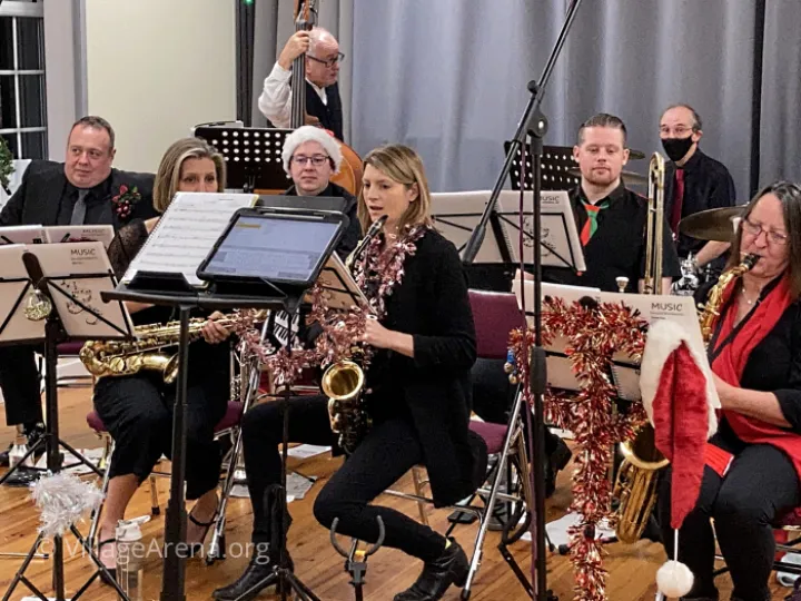 SwingingWoodpeckers2a