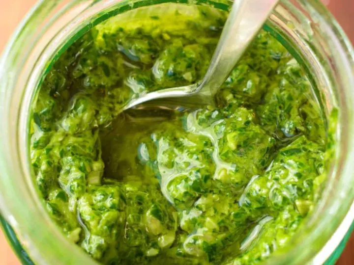 vegan-wild-garlic-pesto-6