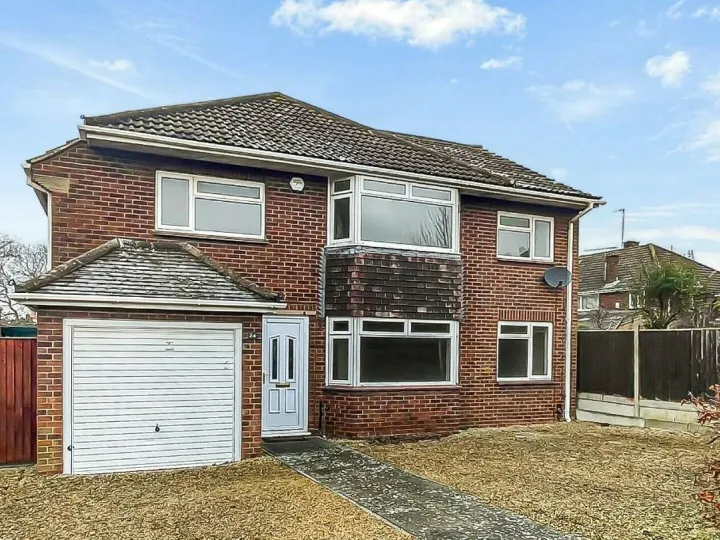 Bisley Rd manse