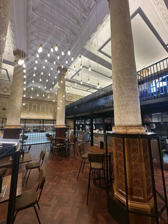 Modern restaurant with pillars