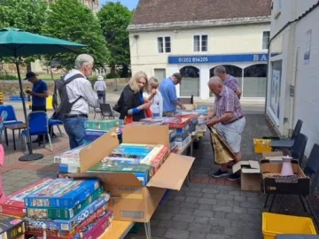 Jigsaw stall
