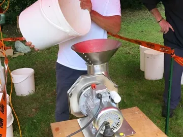 Apple Pressing Event 5