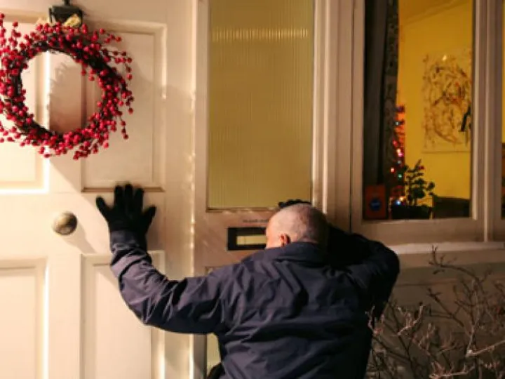 burglar-Christmas-003