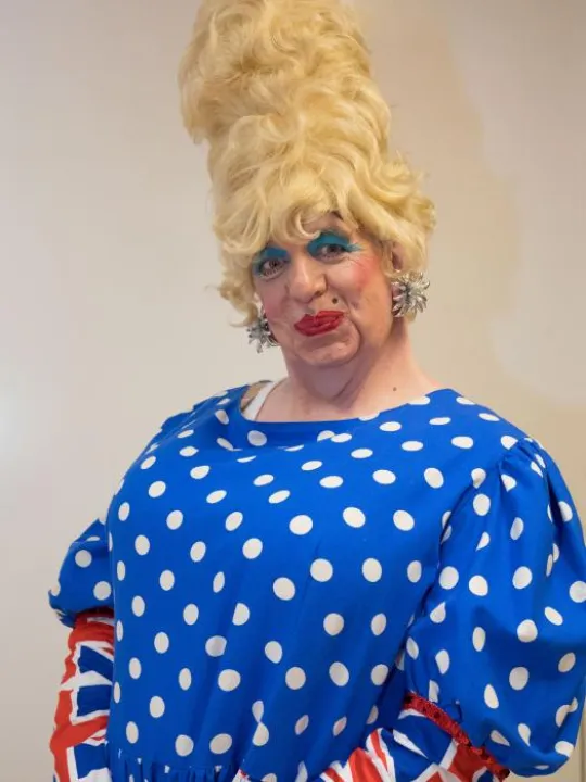 Panto Dame 02
