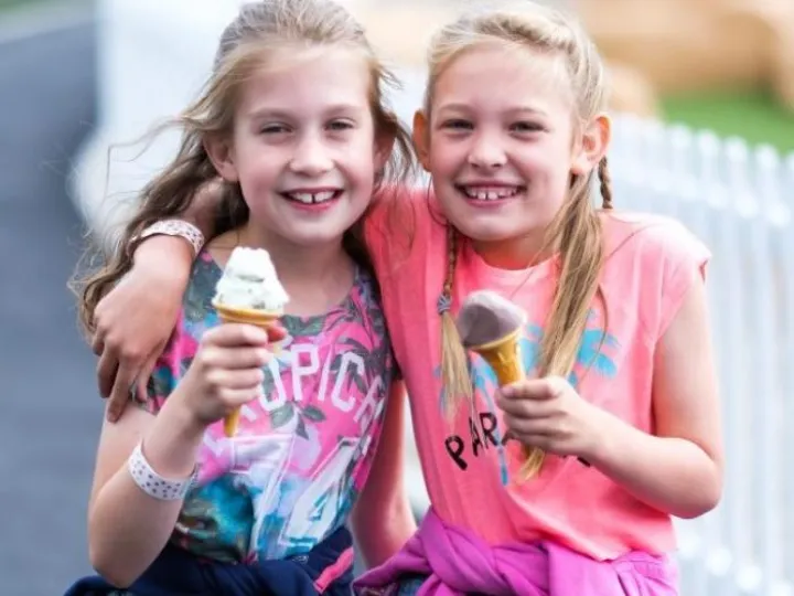 TheIceCreamFarm_IceCreamGirls1-980x653