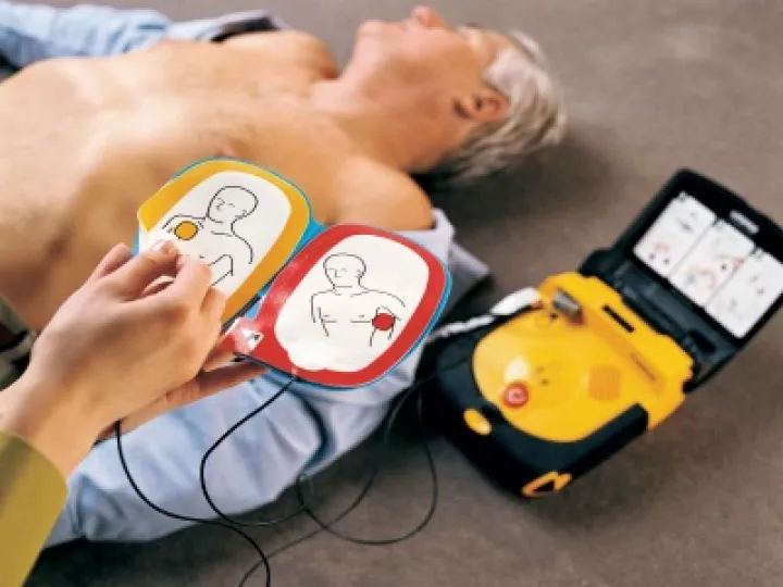 Defibrillator 03