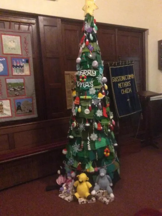 Silkstone Common Knitted Tree December 2019