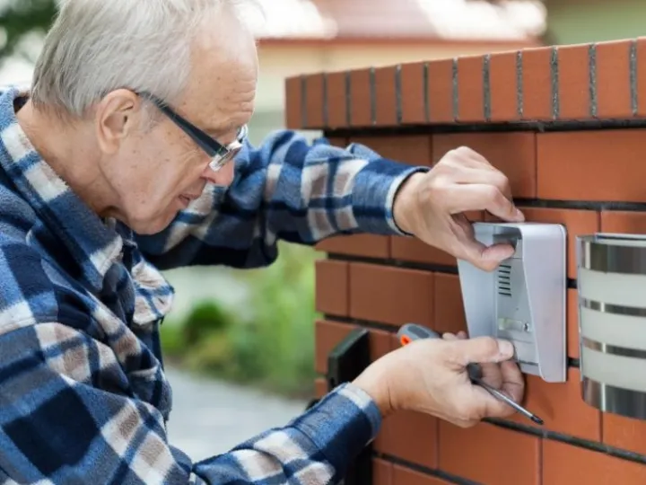 Mending intercom security system