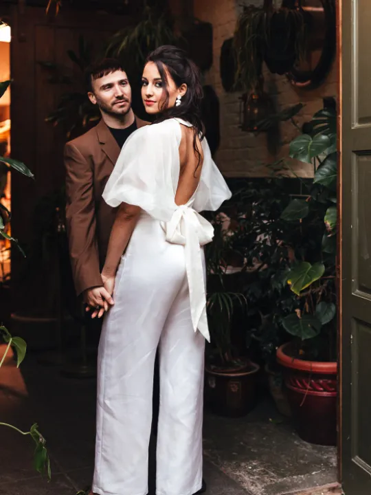 Tailored trousers with cirrus blouse P