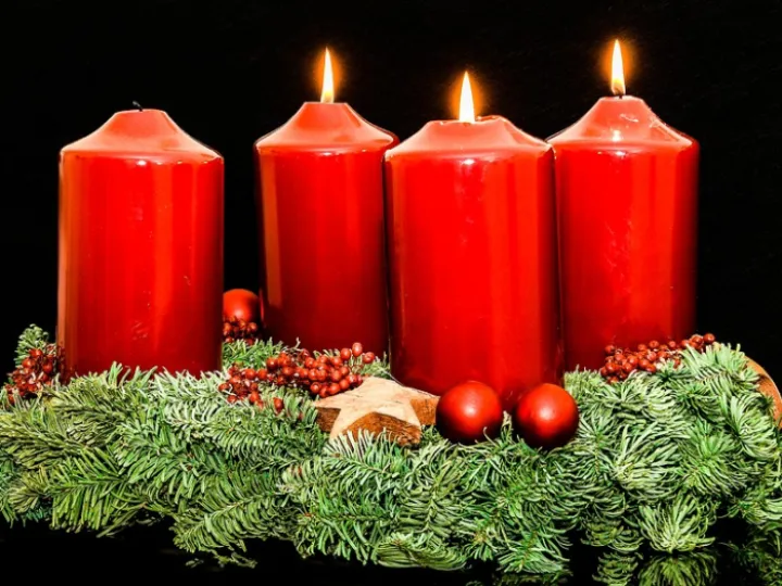 advent-wreath-3 lit