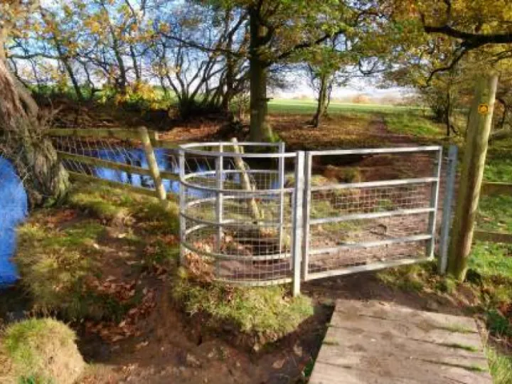 Gate-in-Poynton-570x310