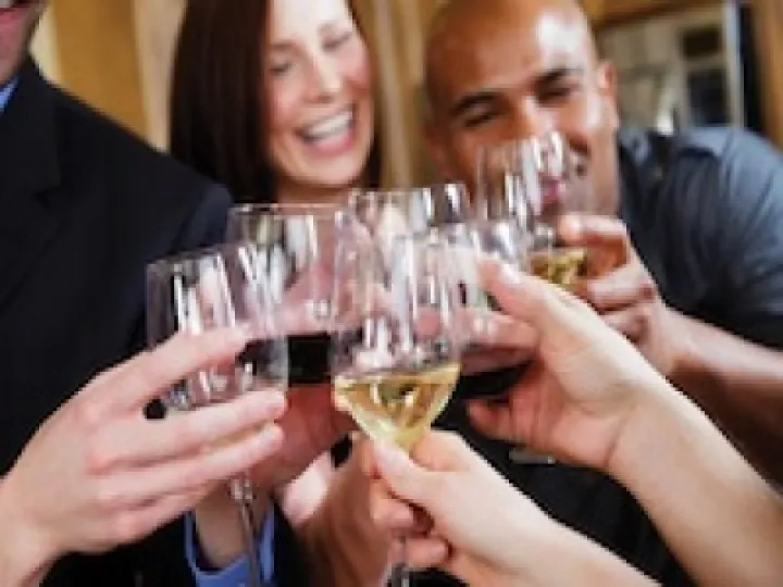 wine_friends1_-_features