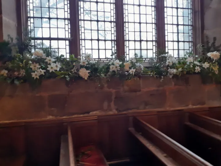Church Flowers Xmas 4