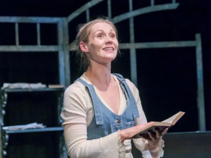 Bronty Sisters A7b2a6f41d30472599717efc89d7249f