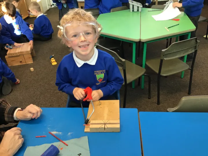 FC9E9D09-4DC7-4B9E-96AA-E49A877FA680