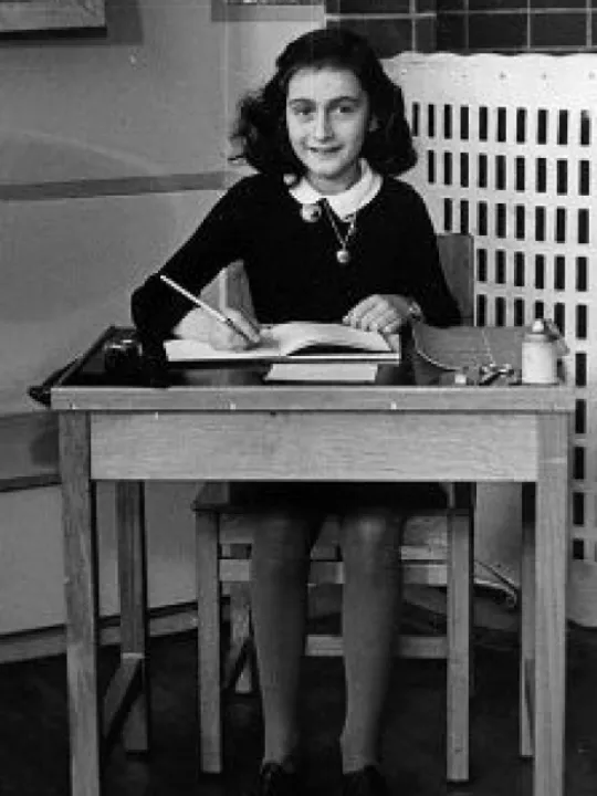annefrankdeskphoto