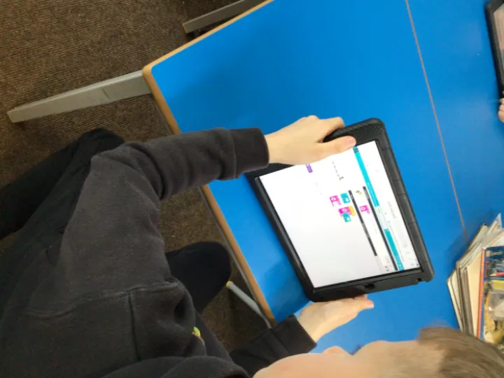 DD4EFF8A-CE2D-47E4-AAC1-B5B7376E71C8