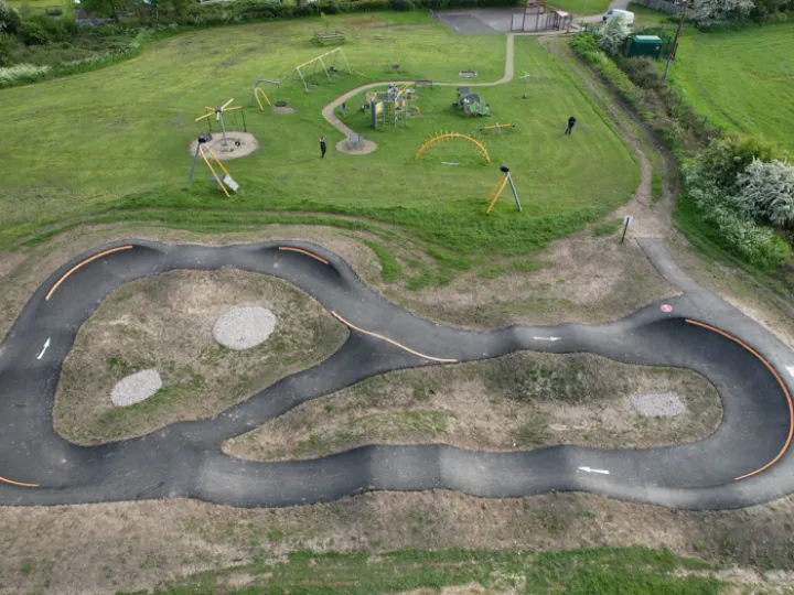 Bretts Hall (Harley's Jumps) pump track 00