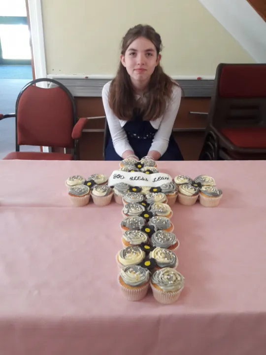 LEAH WITH CONFIRMATION CUPCAKES
