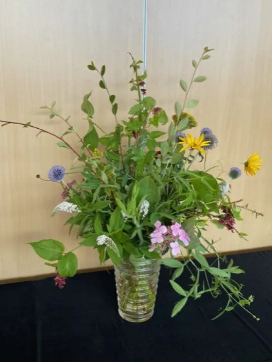 THS 2023 flower Arrangement D2545918 de9f 4364 84c5 0fbf5d6e2c68_1_201_a