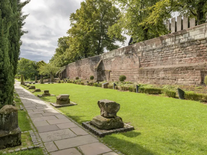 Chester City Walls &ndash; Roman Gardens