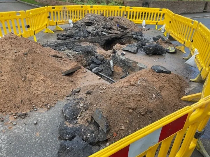 Hole in Cheshire Street