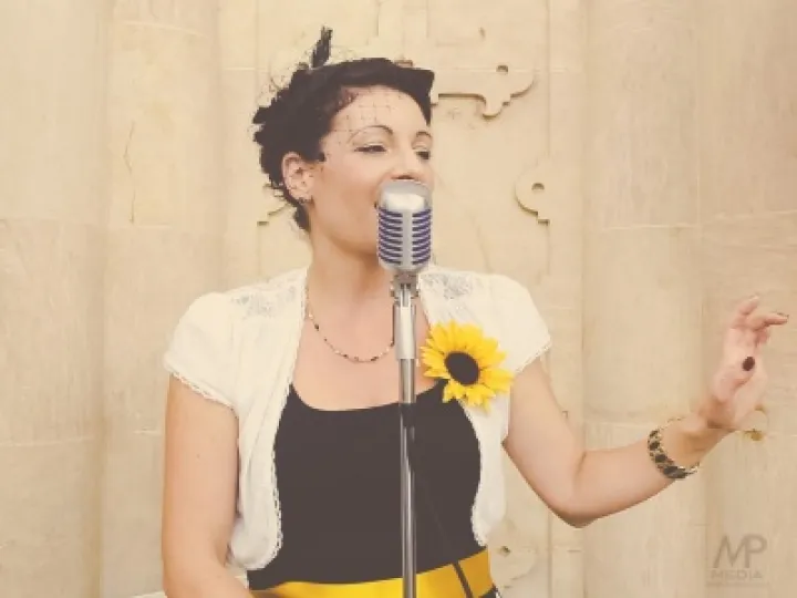 Rose Devine – Vintage Vocalist