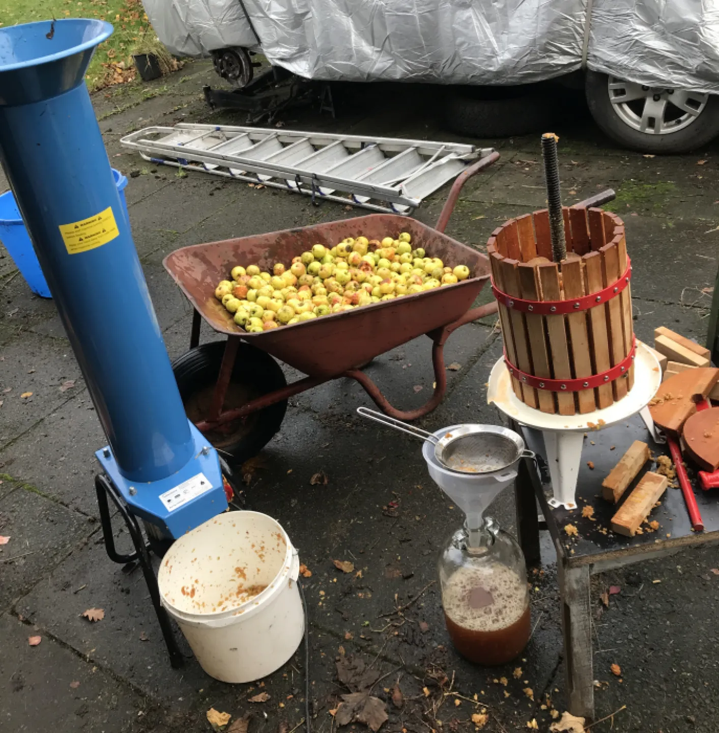 Apple Pressing