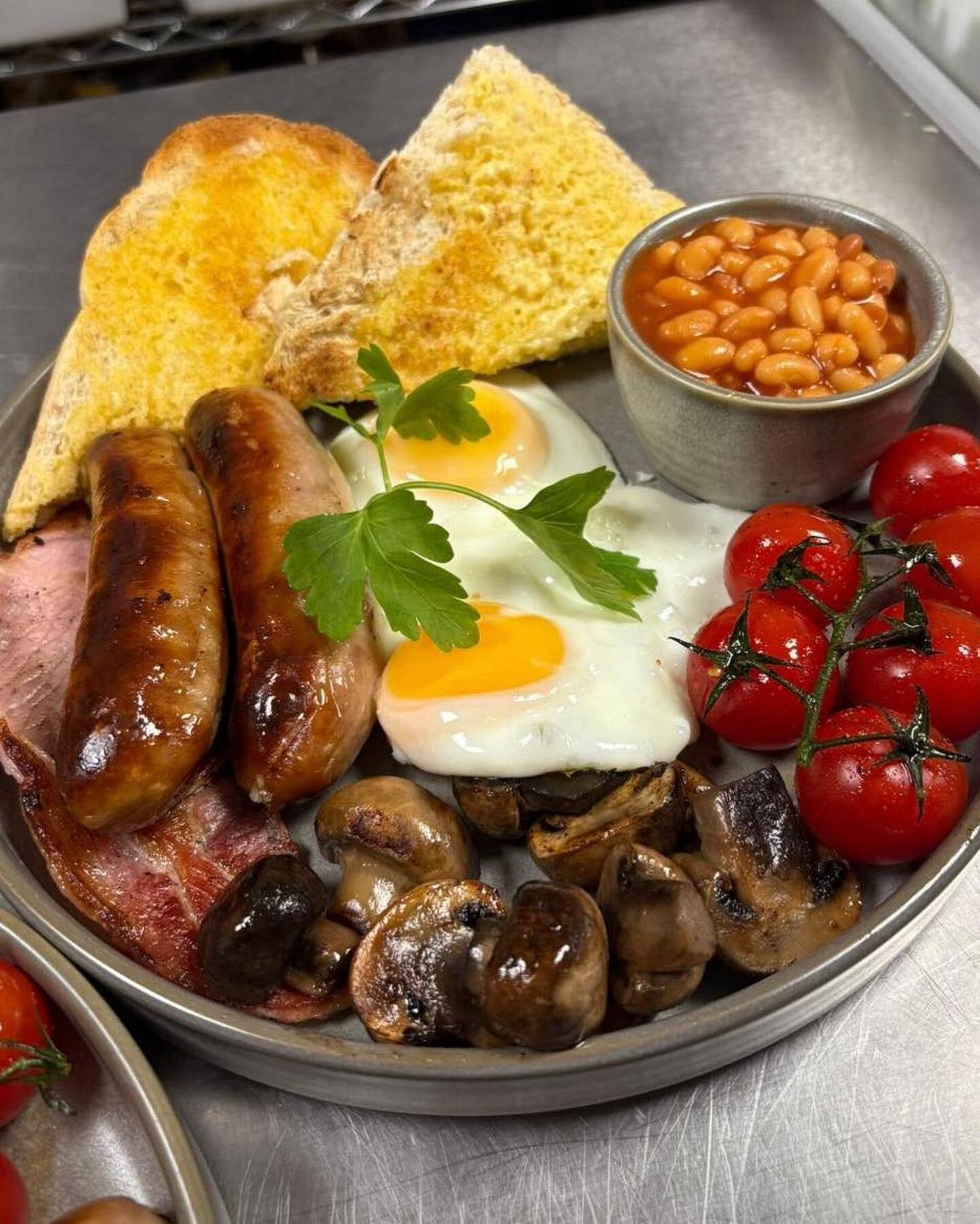 611163613_122165986172904783_2542879081472425049_n