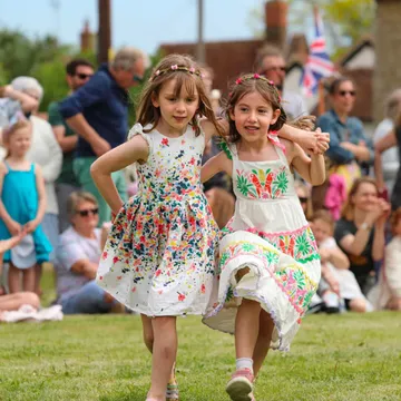 Maypole 2025