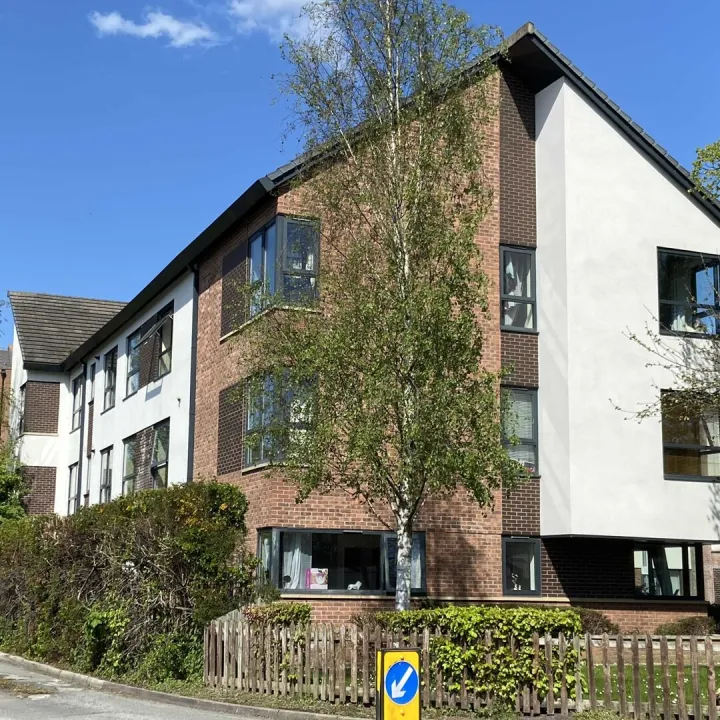 Flat Modern Chester