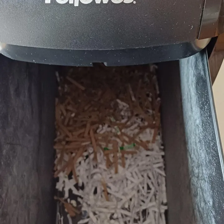 'FELLOWES', heavy duty, Cross Cut Paper Shredder. – Items for sale