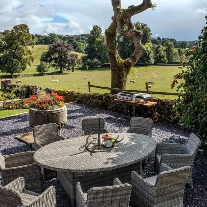 882868_location_patio