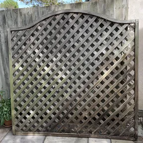 Trellis panel – Items free to a good home!