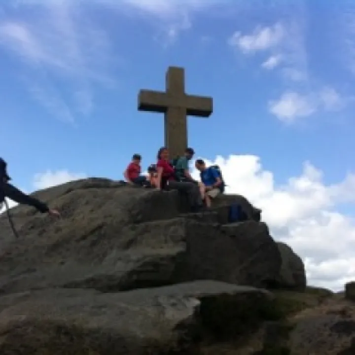 6- Cross
