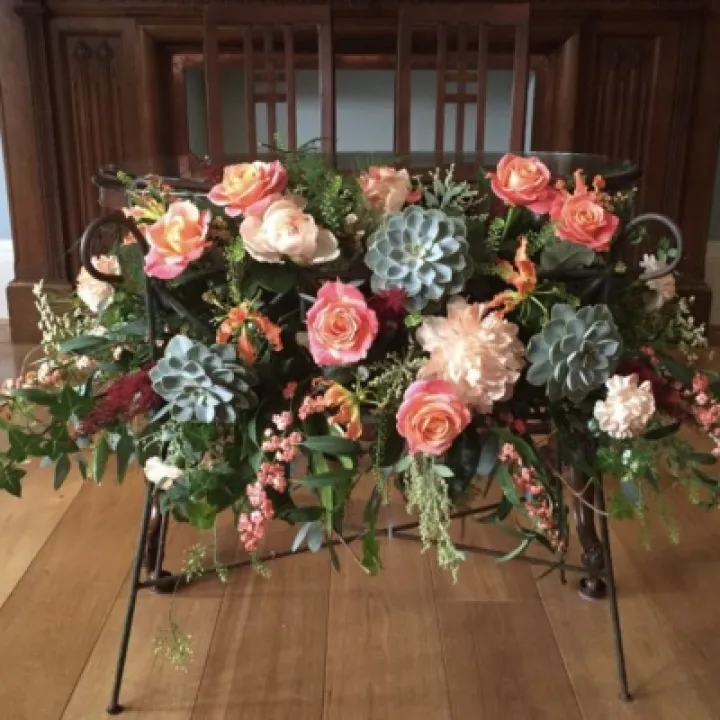 wedding flowers, roses, succulent