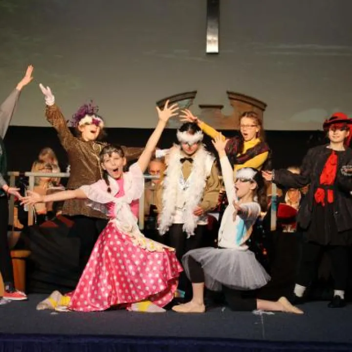 HONK Cast